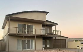 Seaside Serenity Ultimate Golf And Beach Escape
